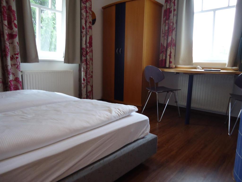 Hotel und Brauereigasthof Kaiserdom Bamberg Zimmer foto
