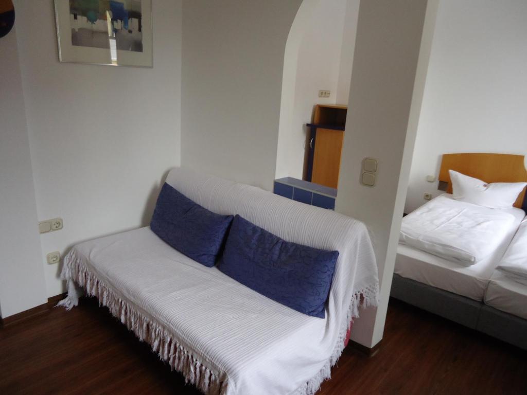 Hotel und Brauereigasthof Kaiserdom Bamberg Zimmer foto